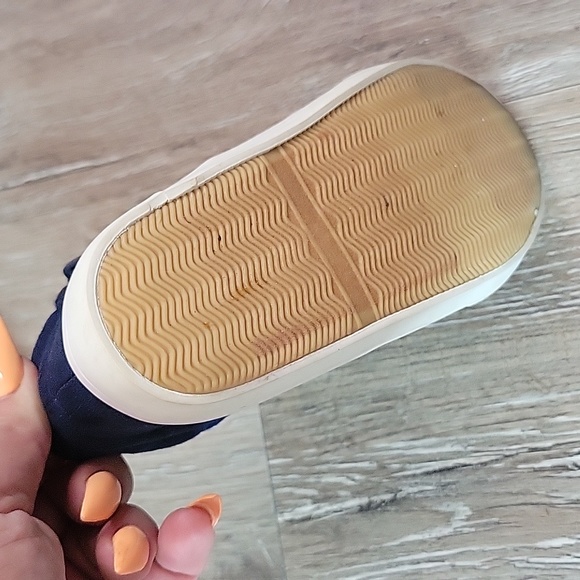 Toddler Shoes size 7 old navy - Picture 5 of 6